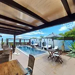 Thaiji Pousada E Parador